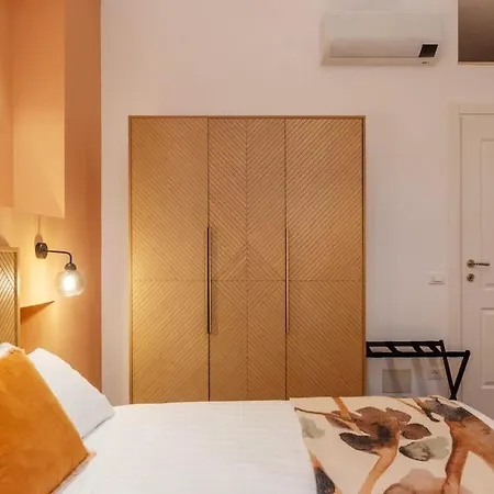 Moderno E Silenzioso A Trastevere Rome