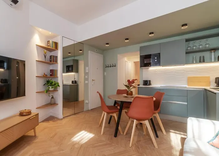 Moderno E Silenzioso A Trastevere Rome